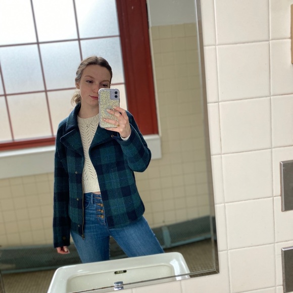 Meet your Posher, Kendall - Picture 3 of 3